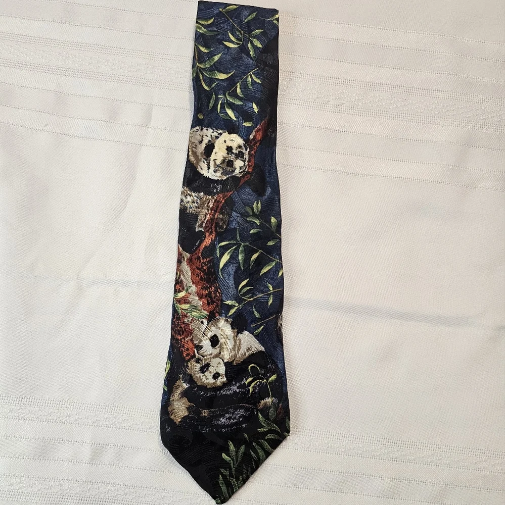 Panda 100% Silk Endangered Species Vintage Collectible Tie